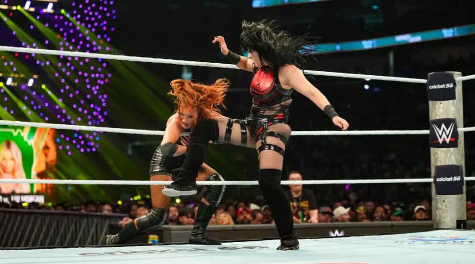 Stephanie Vaquer recibe el alta médica y reta a Becky Lynch | wwe.com