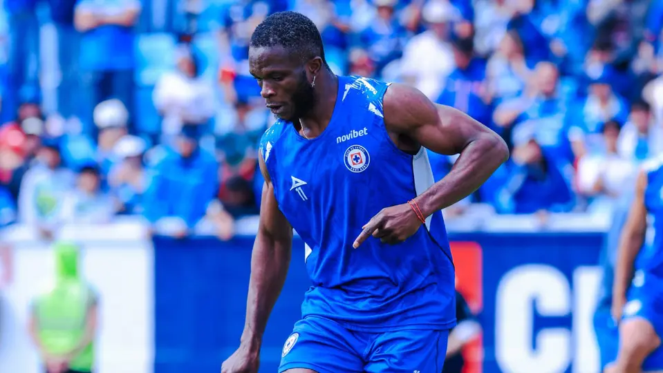 Cruz Azul y su afición en Ciudad Cooperativa | @CruzAzul