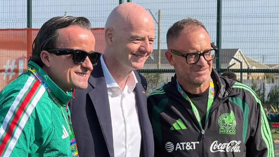 Gianni Infantino y Mikel Arriola l ESPECIAL