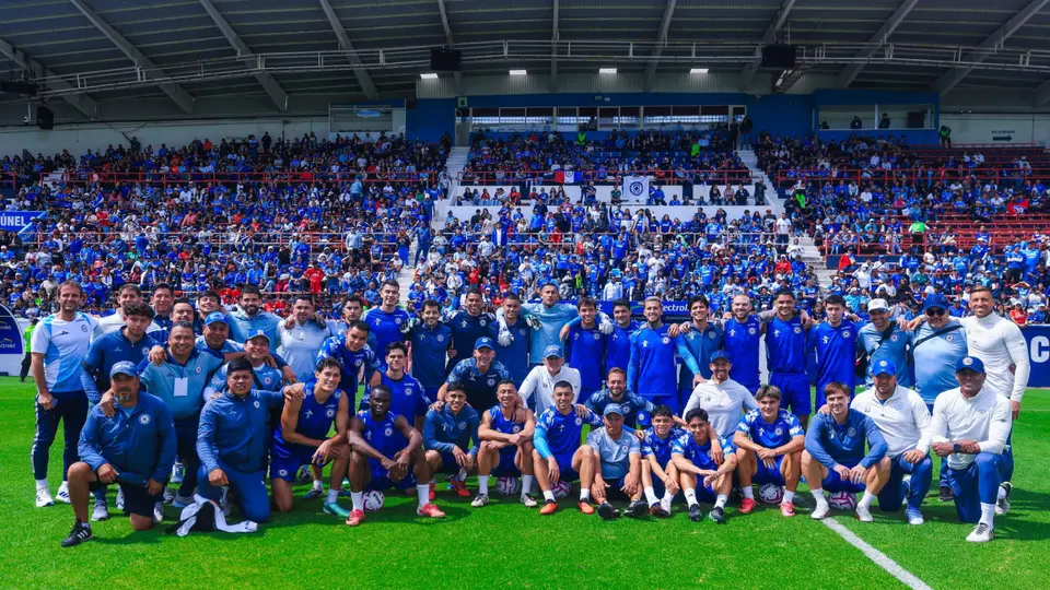 ¡La Máquina de la gente! Cruz Azul regresó a Ciudad Cooperativa y la afición los respalda
