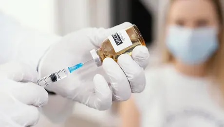 Vacunación contra influenza y COVID-19: dónde aplican dosis gratis