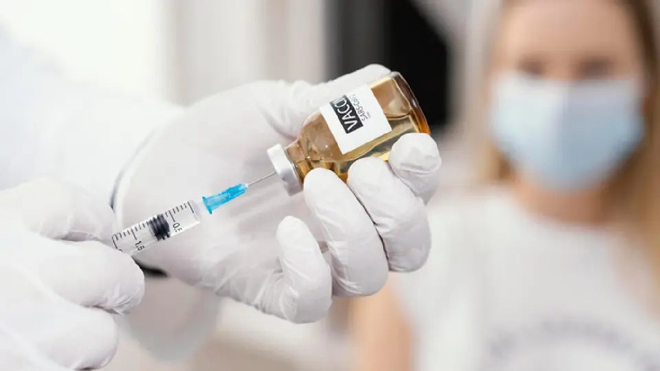 Vacunación contra influenza y COVID-19: dónde aplican dosis gratis