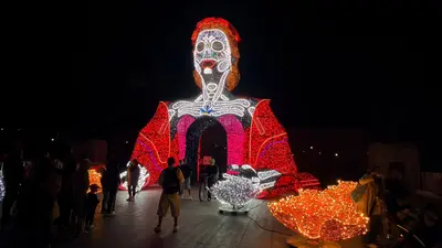 Así luce Paseo de la Reforma con figuras gigantes iluminadas por Día de Muertos 2026