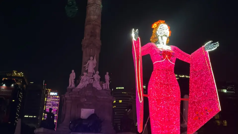 Día de Muertos ilumina una de las avenidas más emblemáticas de la capital. / Georgina Sánchez