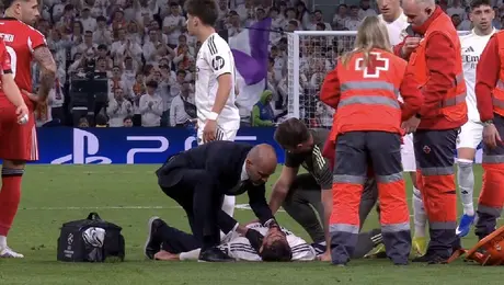 ¡Alerta en Madrid! Raúl Asencio salió noqueado en la victoria ante Benfica