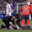 Raúl Asencio tuvo que ser atendido tras un golpe en el partido ante Benfica | CAPTURA