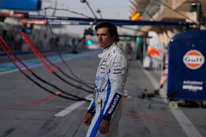 Carlos Sainz durante la pretemporada de la Fórmula 1 en Bahréin | AP