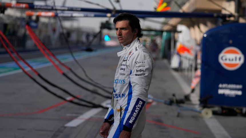 Carlos Sainz durante la pretemporada de la Fórmula 1 en Bahréin | AP