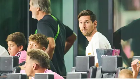 Lionel Messi enun palco del estadio de su equipo Inter Miami | MexSport