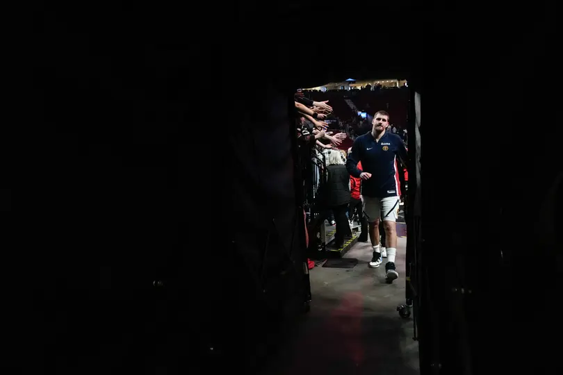 Nikola Jokić en el túnel al vestidor | AP