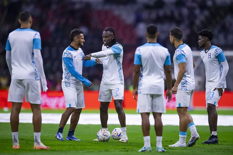 Albert Elis con la Selección de Honduras previo al partido ante México en la Concacaf Nations League | MEXSPORT