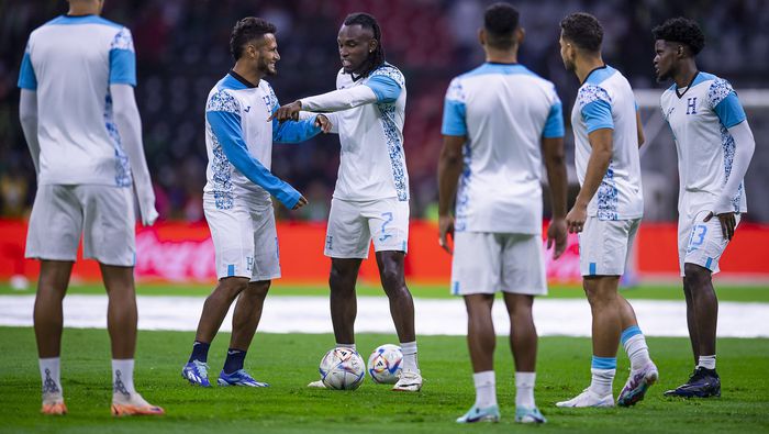 Albert Elis con la Selección de Honduras previo al partido ante México en la Concacaf Nations League | MEXSPORT
