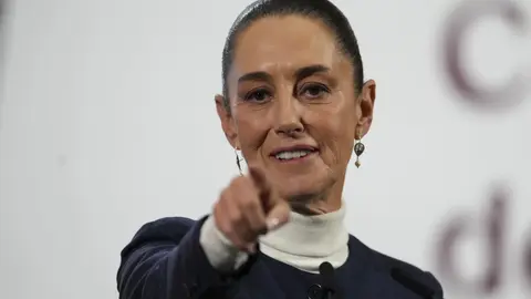 La encuesta también refleja que amplios sectores apoyan mantener o reforzar la estrategia de seguridad federal./ AP