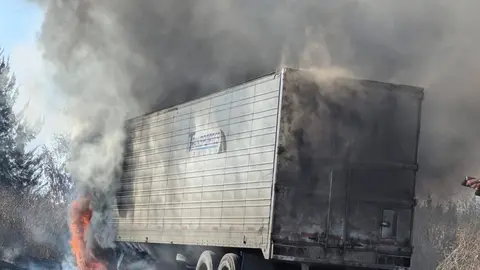 El gremio transportista calificó como “insostenible” la situación de inseguridad en autopistas y carreteras federales. / X: @ELPINERO