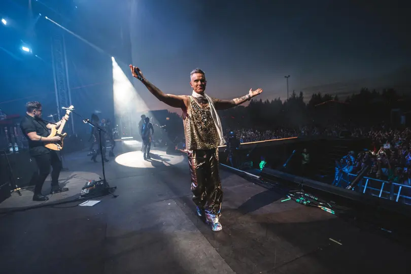Robbie Williams regresa al Palacio de los Deportes dentro de la gira 'BritPop' / FB: @robbiewilliams