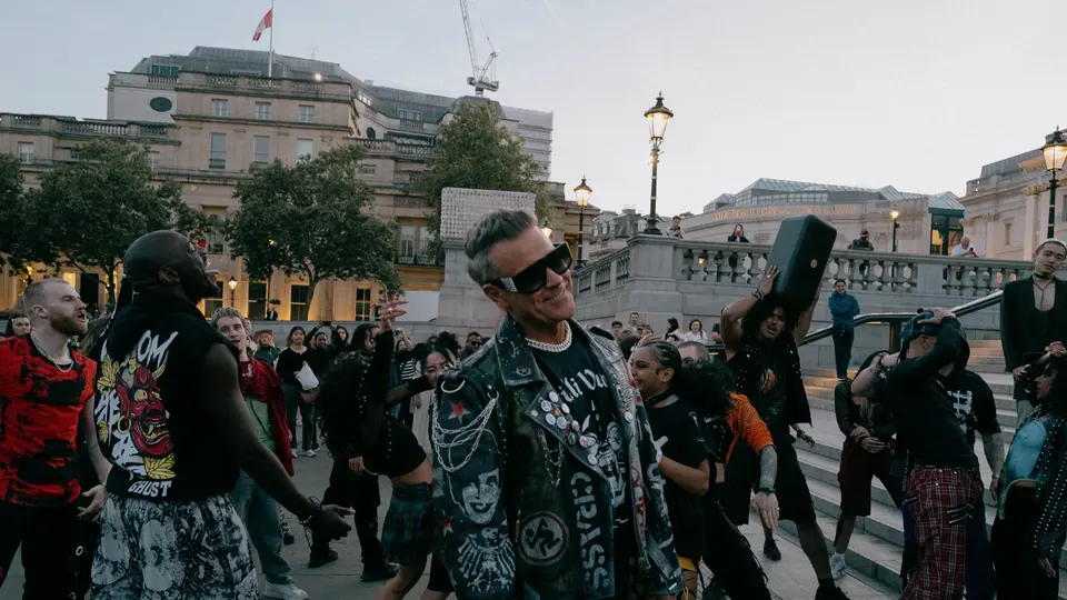 Las presentaciones del cantante son un show garantizado y lleno de éxitos / FB: @robbiewilliams