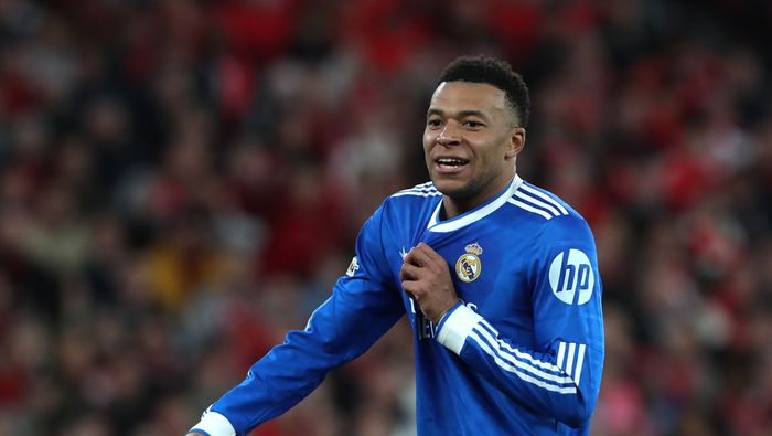 Kylian Mbappé durante el partido de ida ante Benfica en los Playoffs de la Champions League | AP