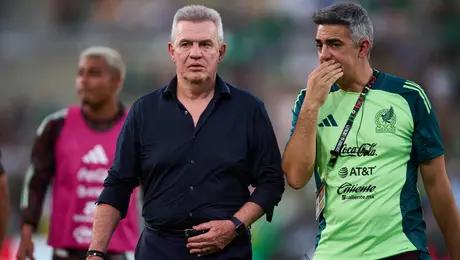Javier Aguirre descarta salida de Toni Amor y asume la presión rumbo al Mundial