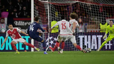 En el partido de Ida Doué fue el héroe de PSG | AP