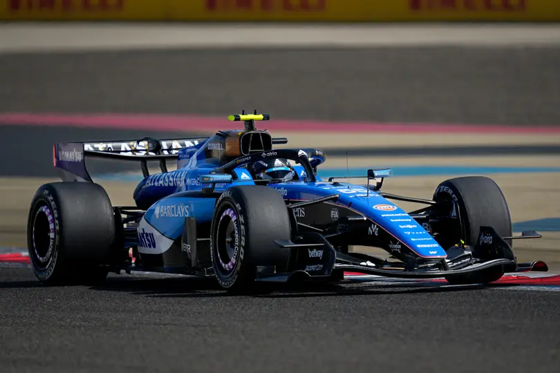 Carlos Sainz con Williams en la pretemporada en Bahréin | AP