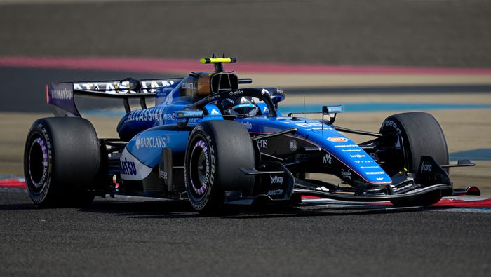 Carlos Sainz con Williams en la pretemporada en Bahréin | AP