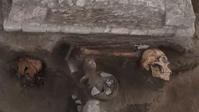 INAH halla altar tolteca en Tula: tenía cráneos y objetos rituales