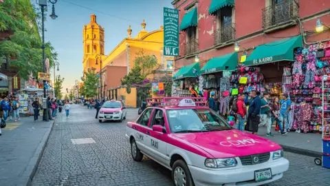Uber suma a taxis concesionados bajo sus herramientas de seguridad digital. / iStock