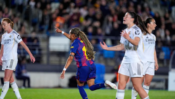 Vicky López celebra en el partido de Barcelona contra Real Madrid en la Champions League | AP