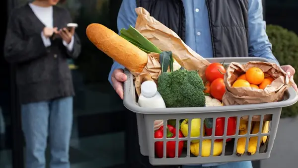 Inflación de marzo pega al bolsillo: así queda el precio del jitomate, huevo, carne y pollo