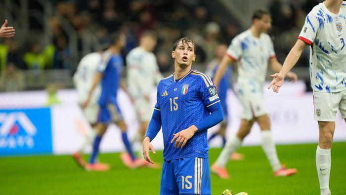 Pio Esposito en lamento en el partido de la Selección de Italia ante Noruega | AP