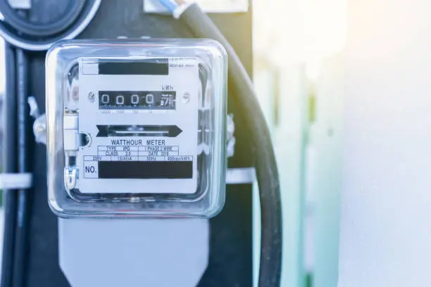 Con altas temperaturas, el consumo eléctrico aumenta, pero el subsidio puede aliviar el recibo./ Pixabay