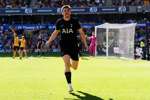 Tottenham gana, pero se mantiene en puestos de descenso de Premier League
