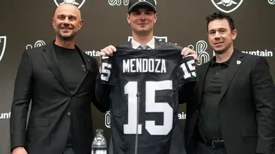 "No importa si eres latino": Andre Johnson lanza poderoso mensaje y se rinde ante la historia de Fernando Mendoza