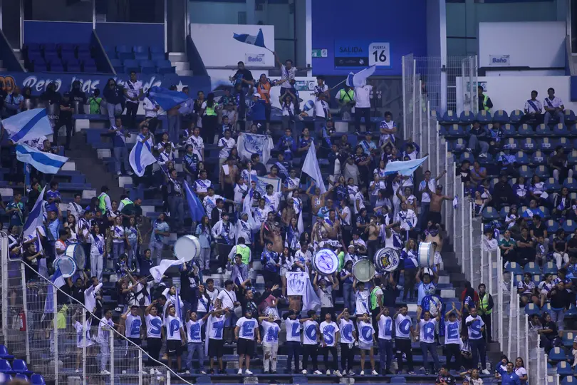 Afición de Puebla en protesta en el Estadio Cuauhtémoc I IMAGO7