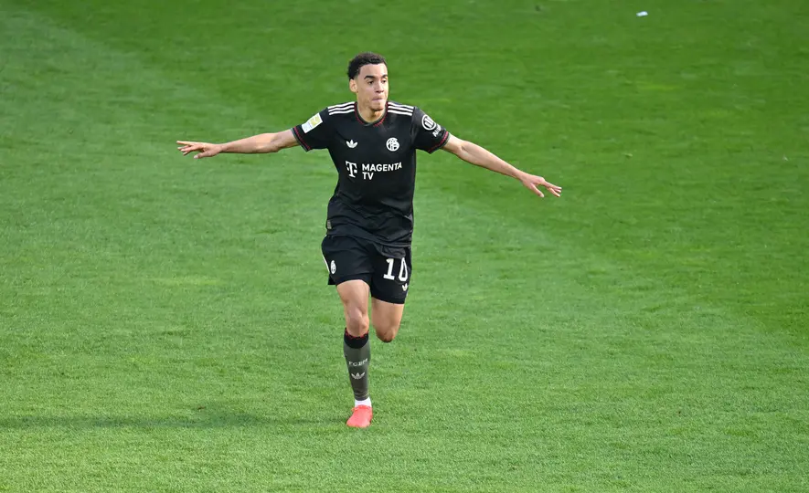 Jamal Musiala celebrando su gol ante el Mainz 05
