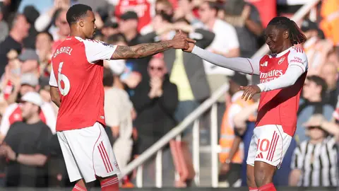 Arsenal ganó 1-0 y es líder | AP