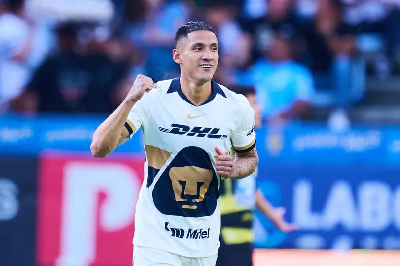 Uriel Antuna celebrando su gol ante Pachuca