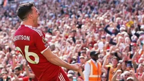 Andrew Robertson de Liverpool I AP