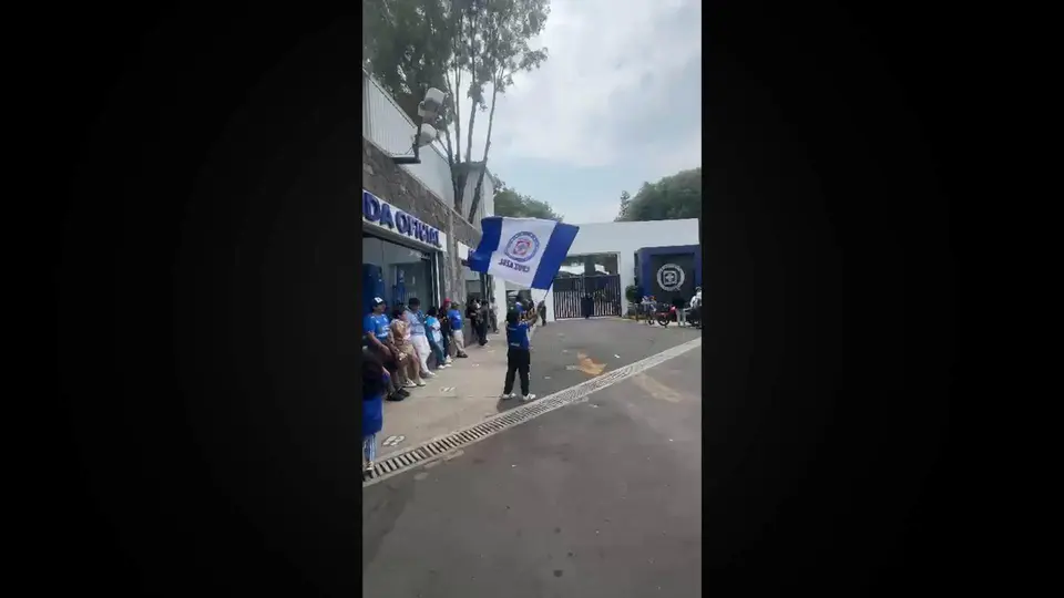 ¡Siguen los festejos! Aficionados de Cruz Azul van a La Noria tras ganar el título