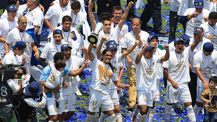 Pumas en celebración del título de Liga MX en el Clausura 2011 | MEXSPORT