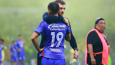 Charly Rodríguez con Martín Anselmi tras la Final del Clausura 2024 | IMAGO 7