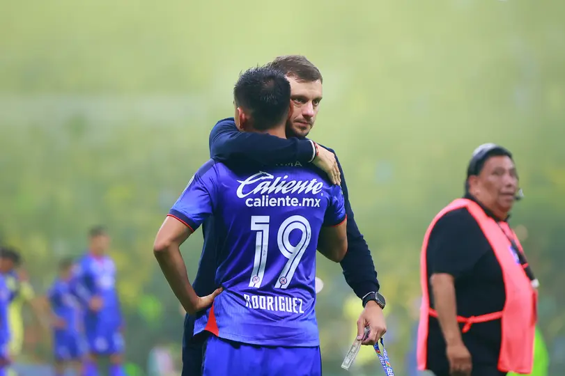 Charly Rodríguez con Martín Anselmi tras la Final del Clausura 2024 | IMAGO 7