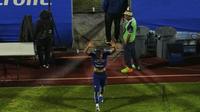 Uriel Antuna saliendo triste tras ser expulsado contra Cruz Azul l IMAGO 7