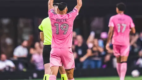 Doblete de Berterame impulsa victoria del Inter Miami sobre Philadelphia; Messi salió lesionado