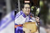 "La promesa se cumplió": aficionada de Cruz Azul llevó las cenizas de su abuelita a los festejos del campeonato