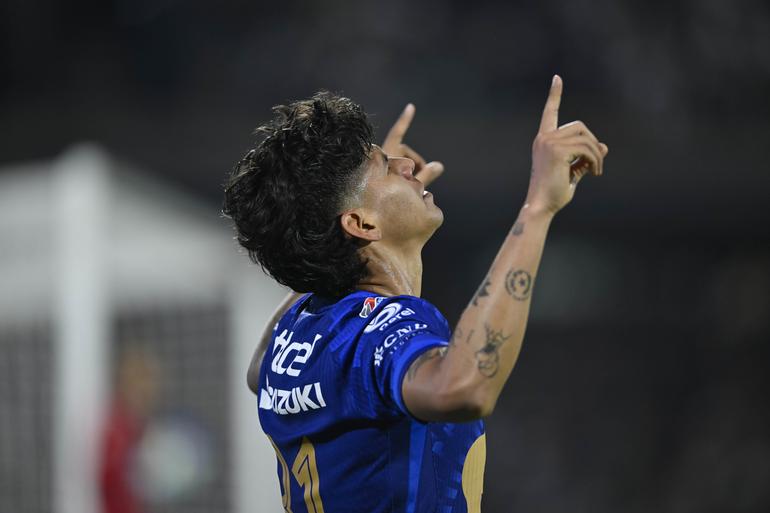 Robert Morales, jugador de Pumas | IMAGO7