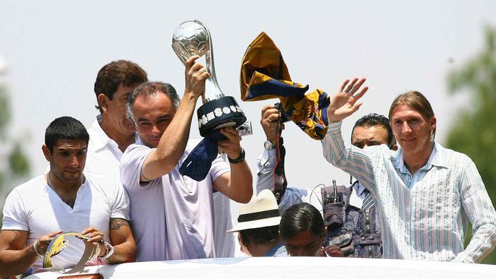Pumas en celebración del título de Liga MX en el Clausura 2011 | MEXSPORT