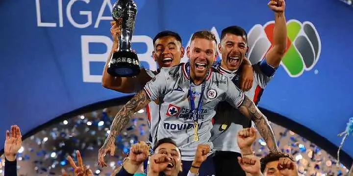 Cruz Azul Campeón | MIGUEL PONTÓN