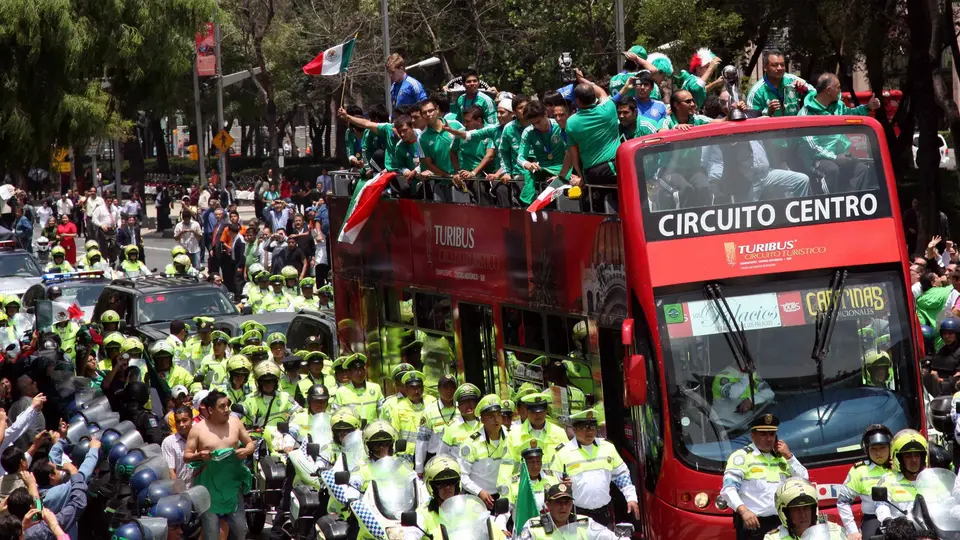 Selección Mexicana Sub-17 en celebración tras ganar el Mundial 2011 | MEXSPORT