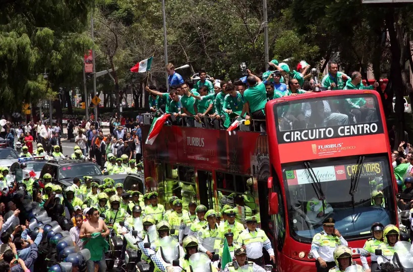 Selección Mexicana Sub-17 en celebración tras ganar el Mundial 2011 | MEXSPORT